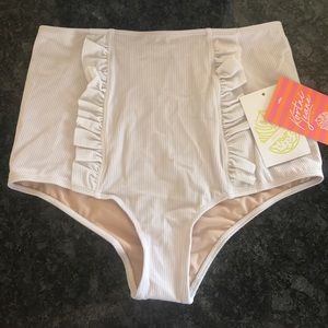 Kortni Jeane Down in front ruffle bottoms